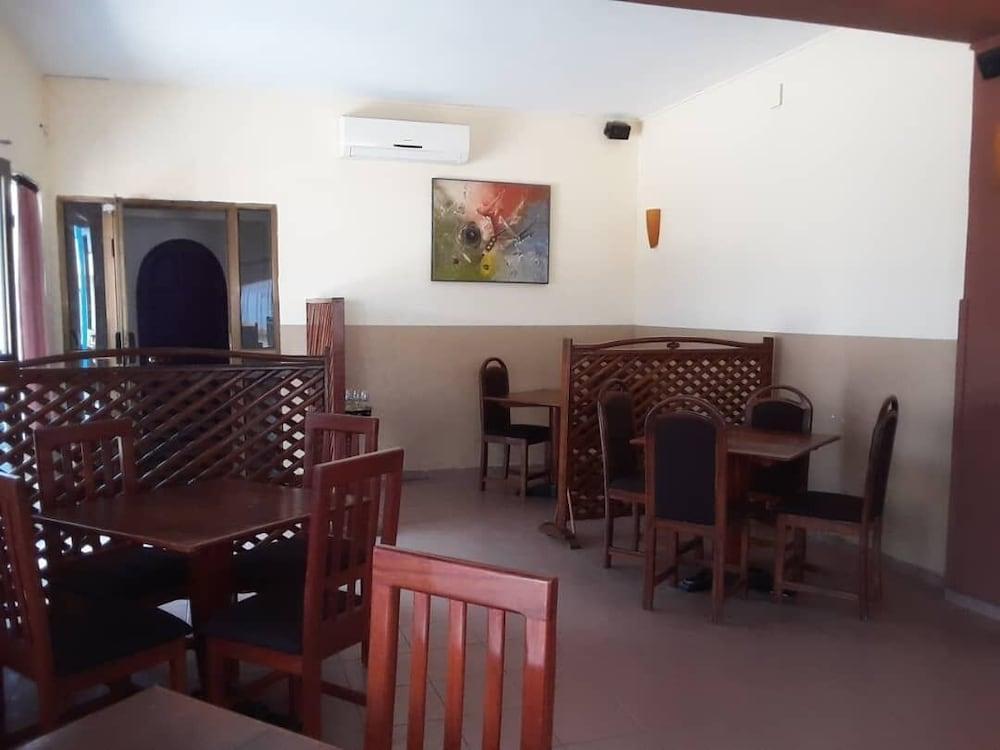 קוטונו Acropole Hotel מראה חיצוני תמונה